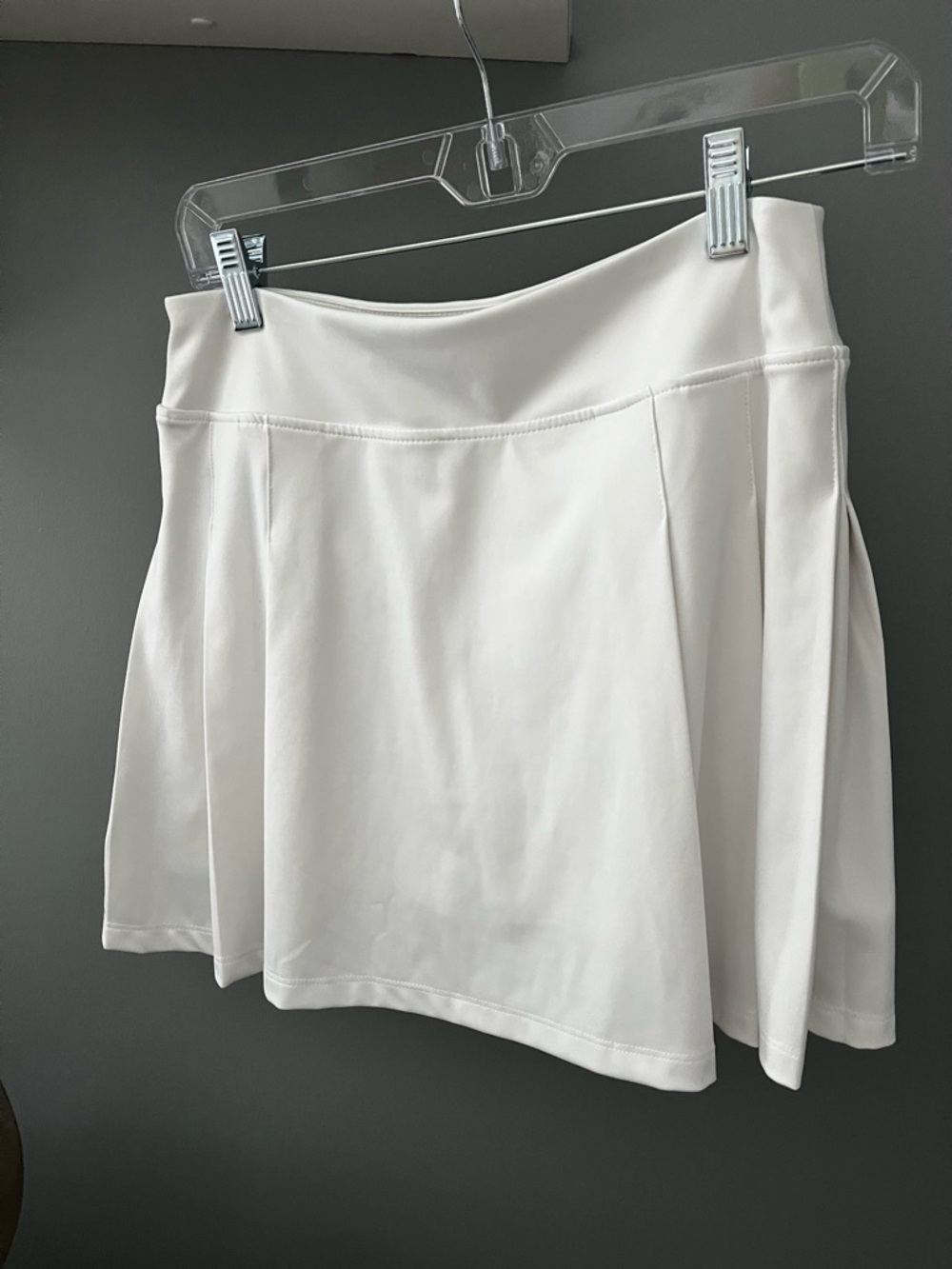 Tommy Bahama White Circle Skirt - Flared Athletic Style